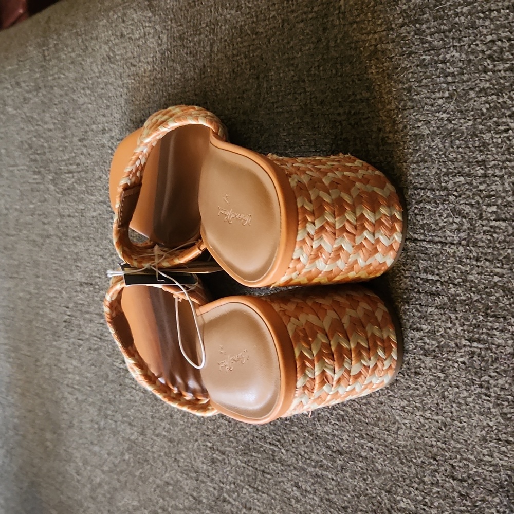 🔴Universal Thread heeled sandals - Picture 3 of 4